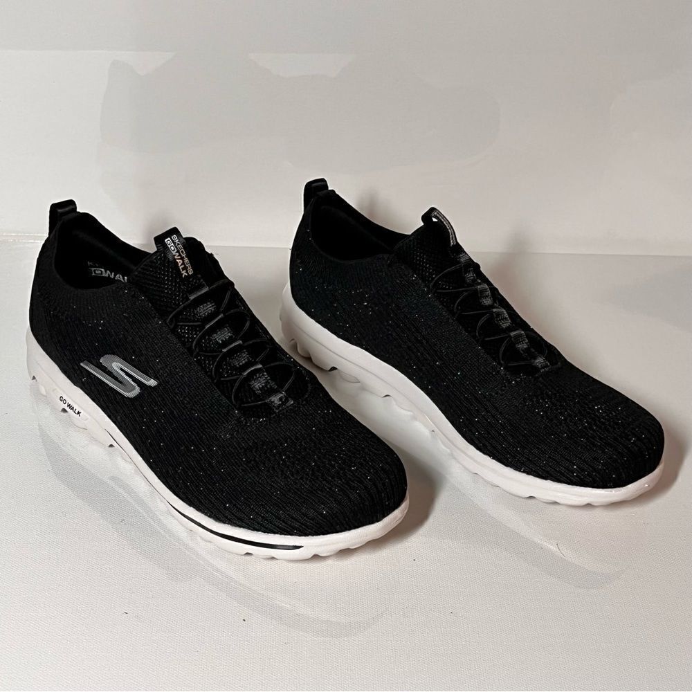 Skechers GOWalk Saint Tropez Travel Washable Knit Slip-On Sneakers Size: 7W - Picture 2 of 7